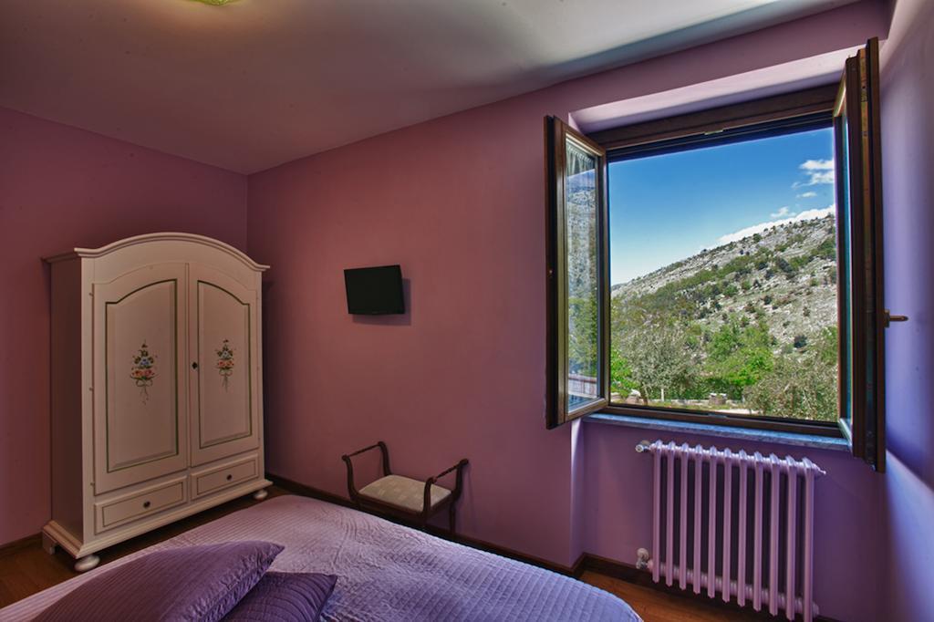 B&B Al Colle Pescosolido Rum bild