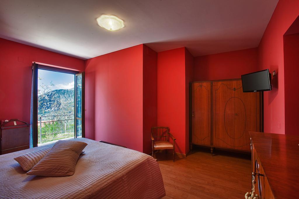 B&B Al Colle Pescosolido Rum bild